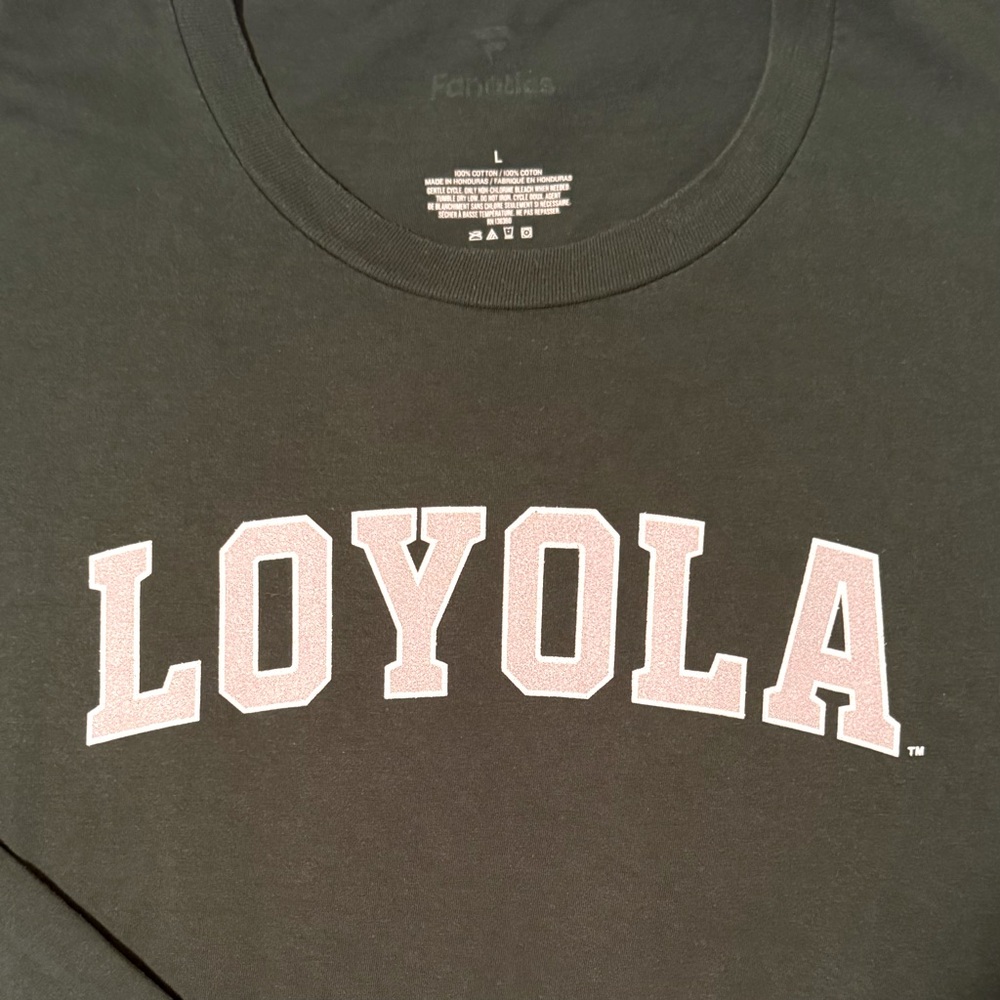 NWOT Men’s Fanatics Loyola Long Sleeve T-shirt Size L in Green and Gray